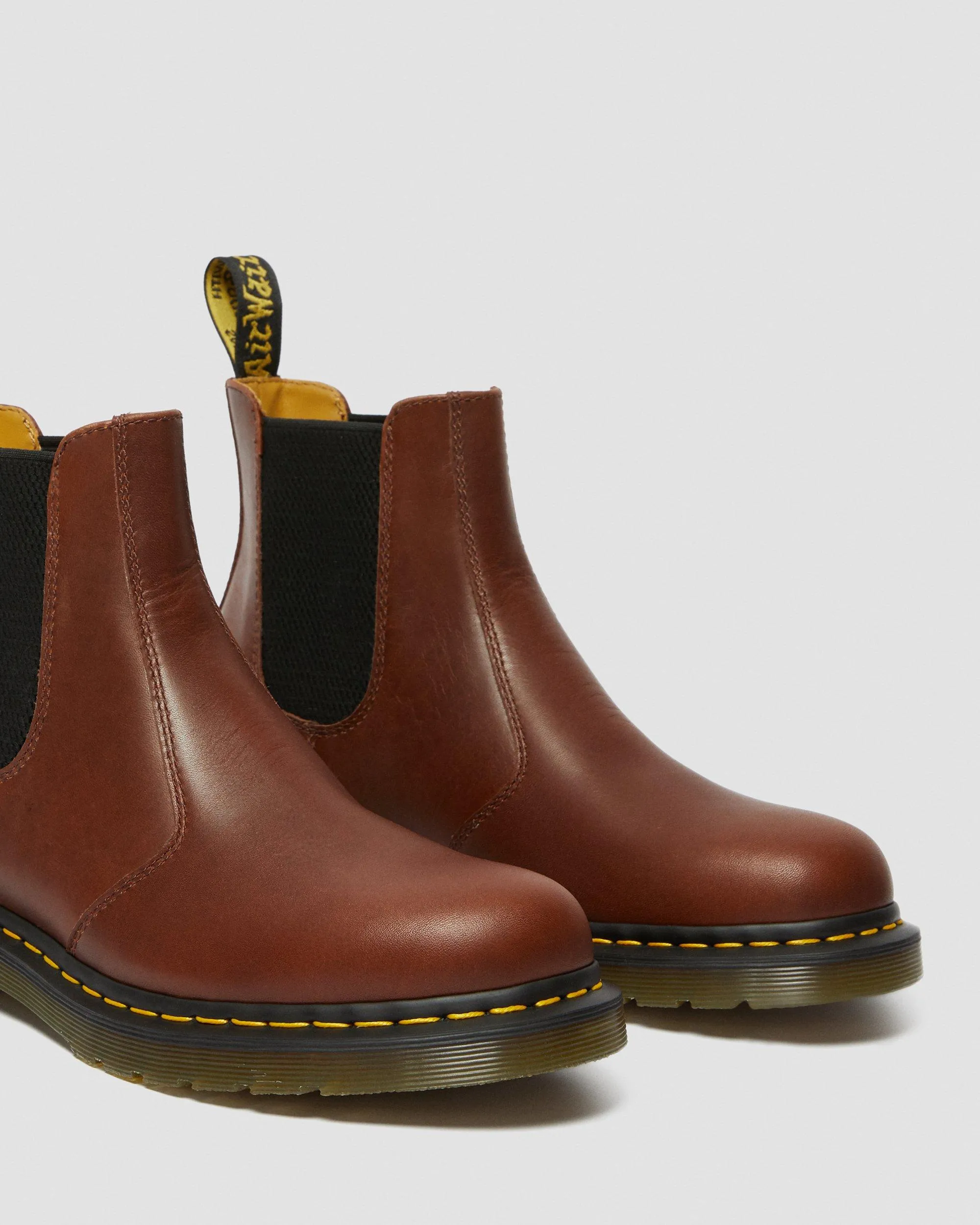 2976 Classico Leather Chelsea Boots