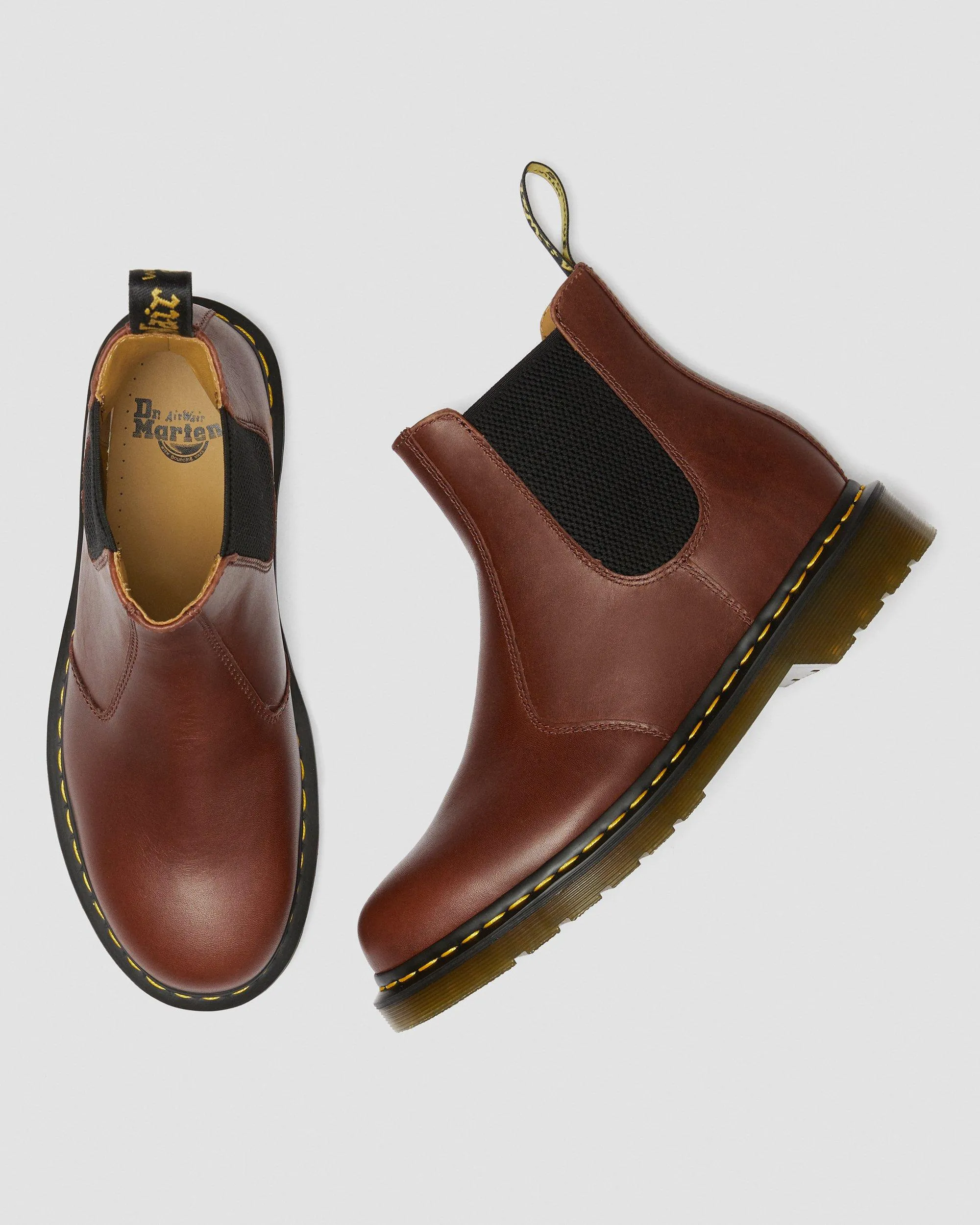 2976 Classico Leather Chelsea Boots