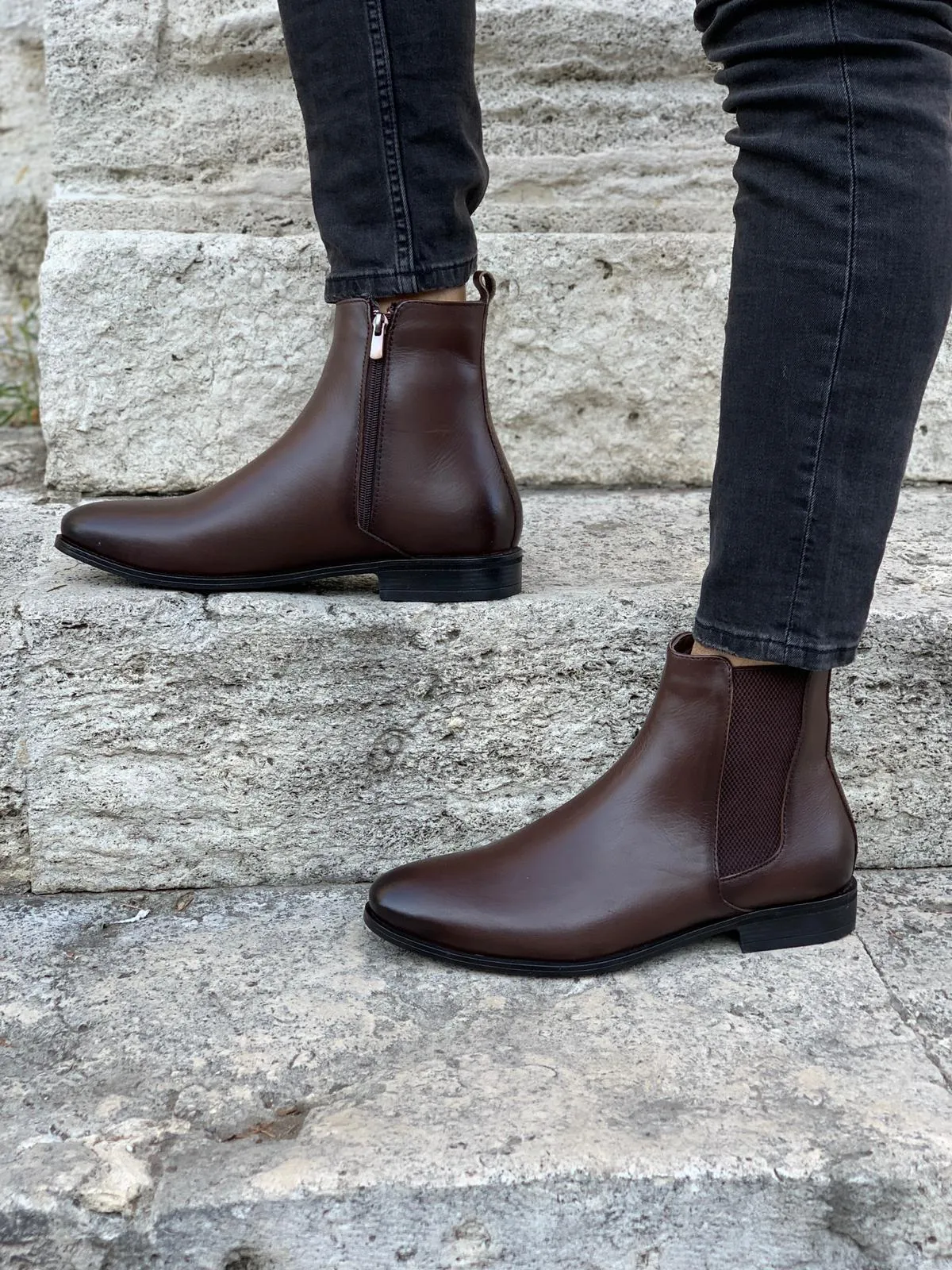 Mantoni Brown Leather Chelsea Boots