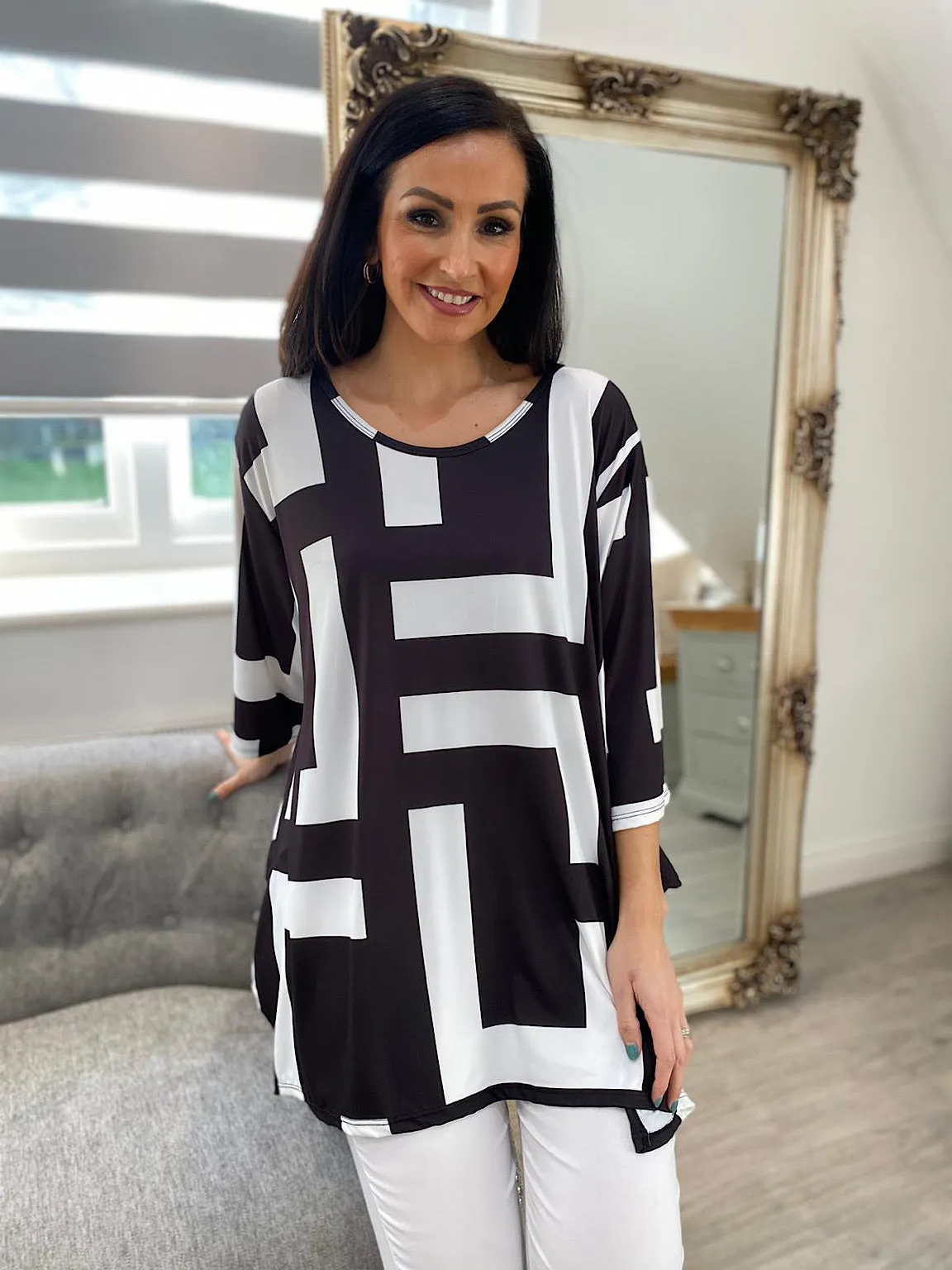 Monochrome Patterned Top Kate