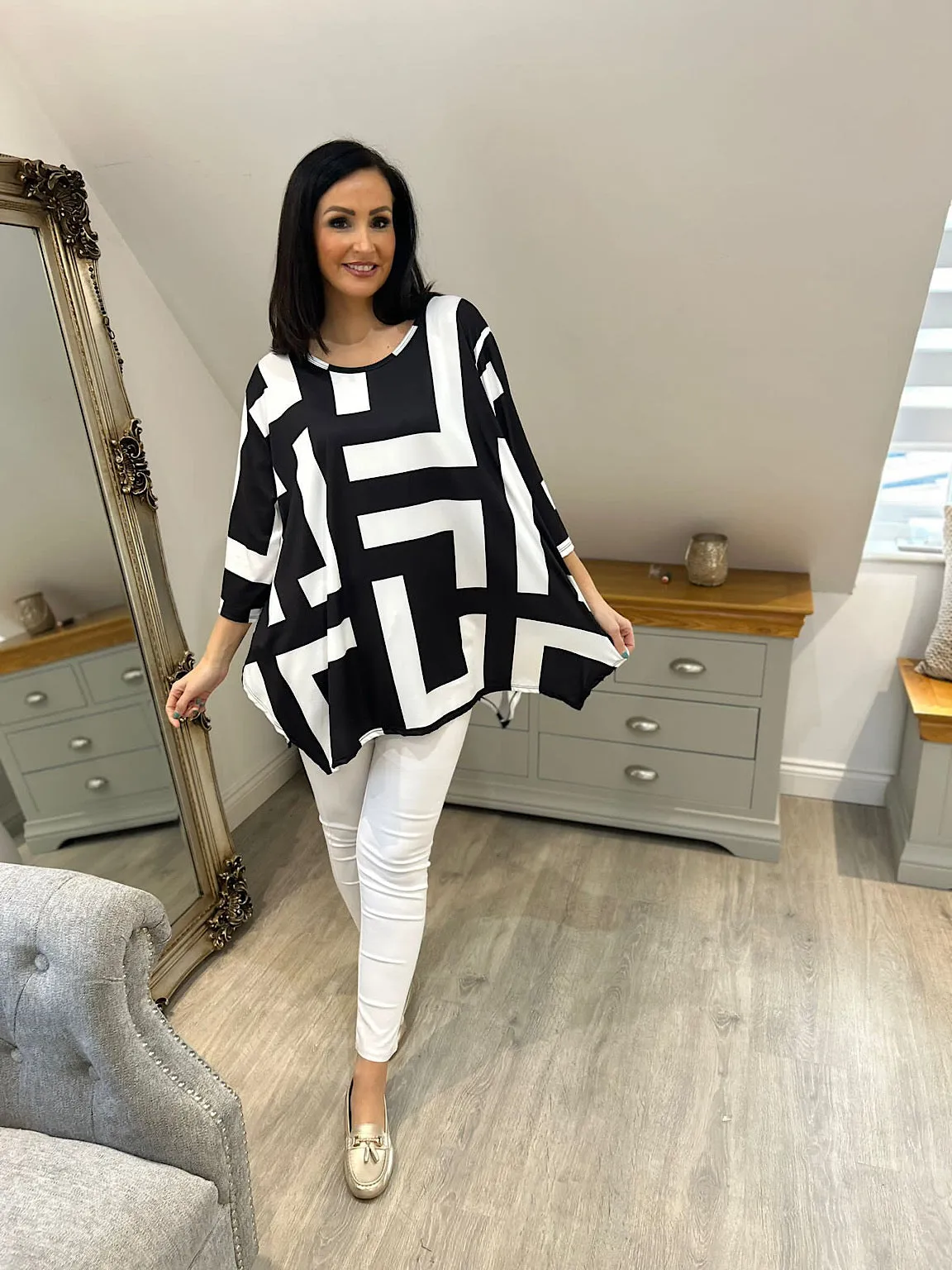 Monochrome Patterned Top Kate