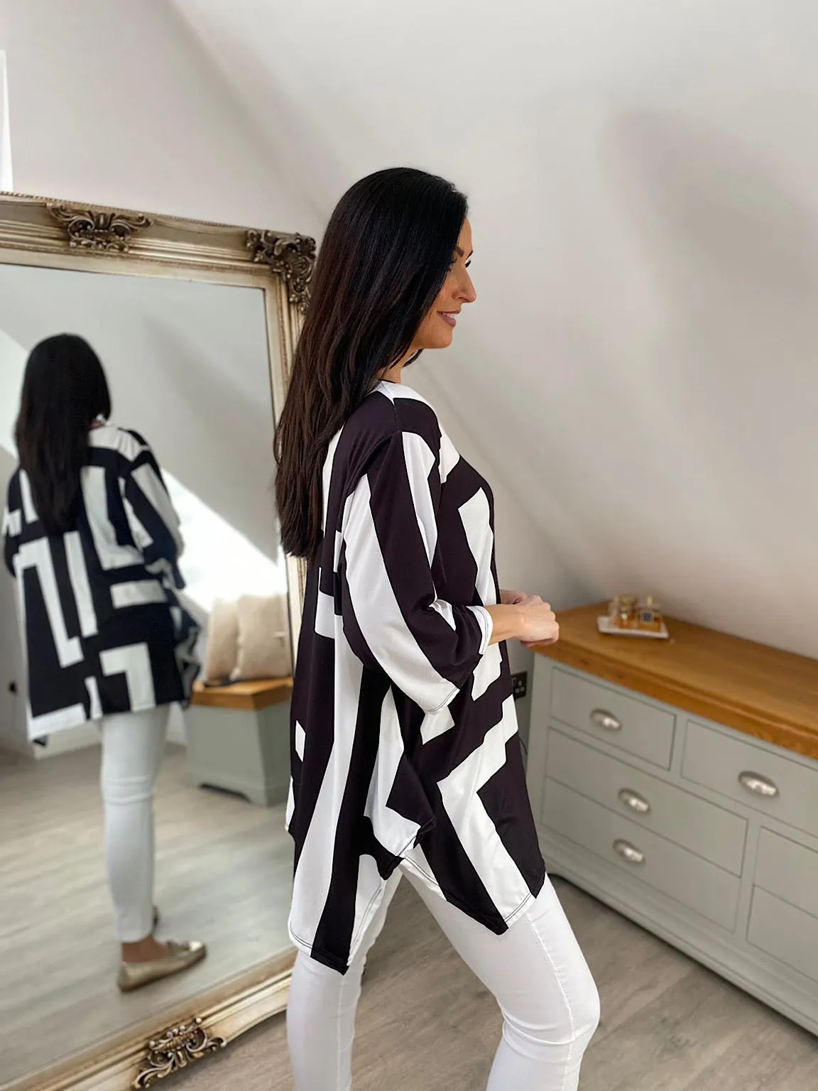 Monochrome Patterned Top Kate