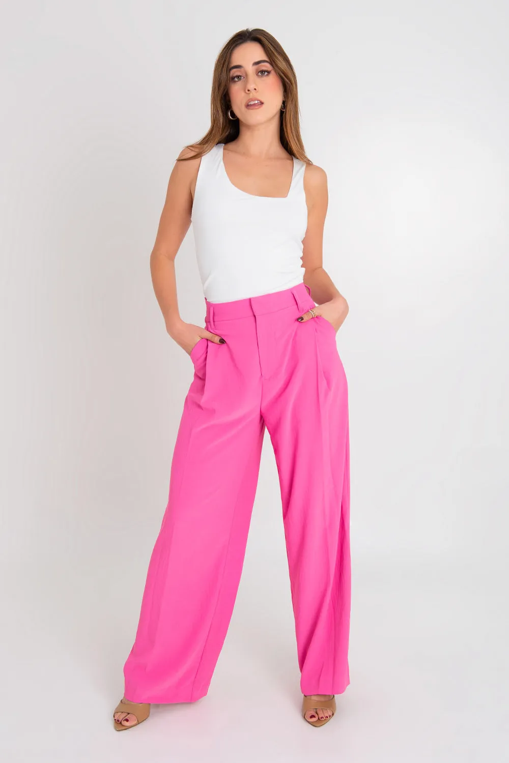 Pantalón de fit wide leg con raya