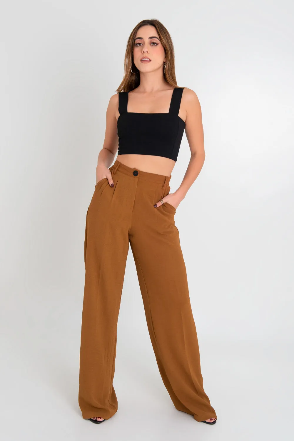 Pantalón wide leg con raya botón contraste