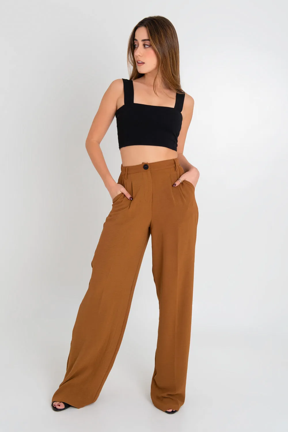 Pantalón wide leg con raya botón contraste